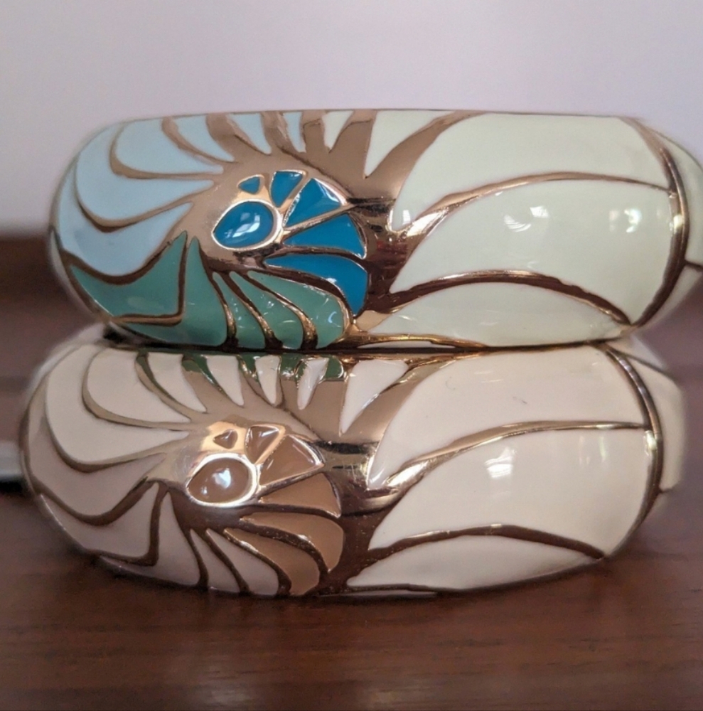 Sequin Chic Enamel Bangle Clamper Set - Cream and Blue
